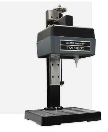 La machine micro-percussion TMP3200 de Telesis s'adapte aux irrégularités de surface avec la capacité de marquer les plastiques souples sur l'acier trempé.